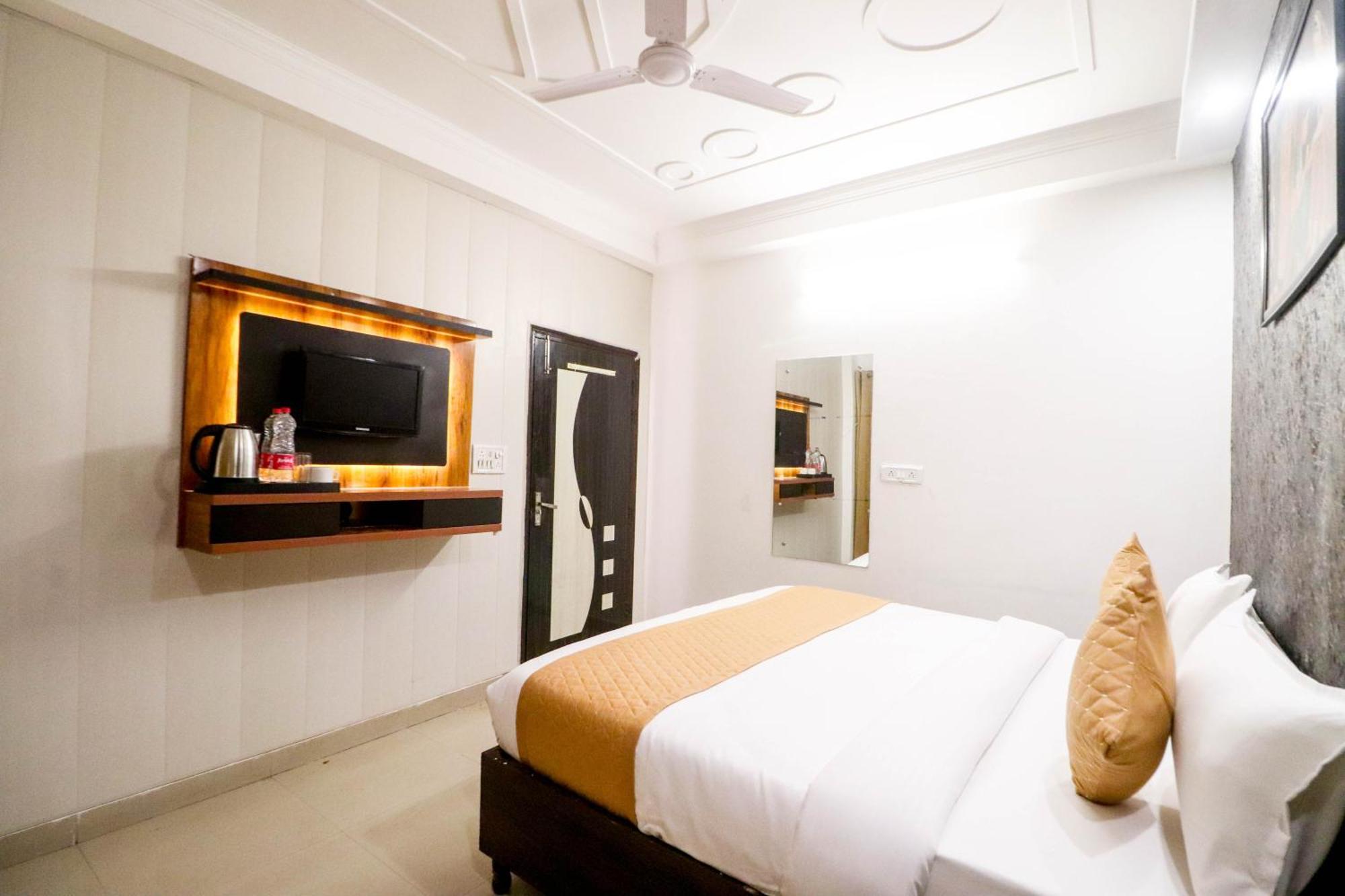 Hotel Stay Villa Delhi Airport Nova Deli Exterior foto