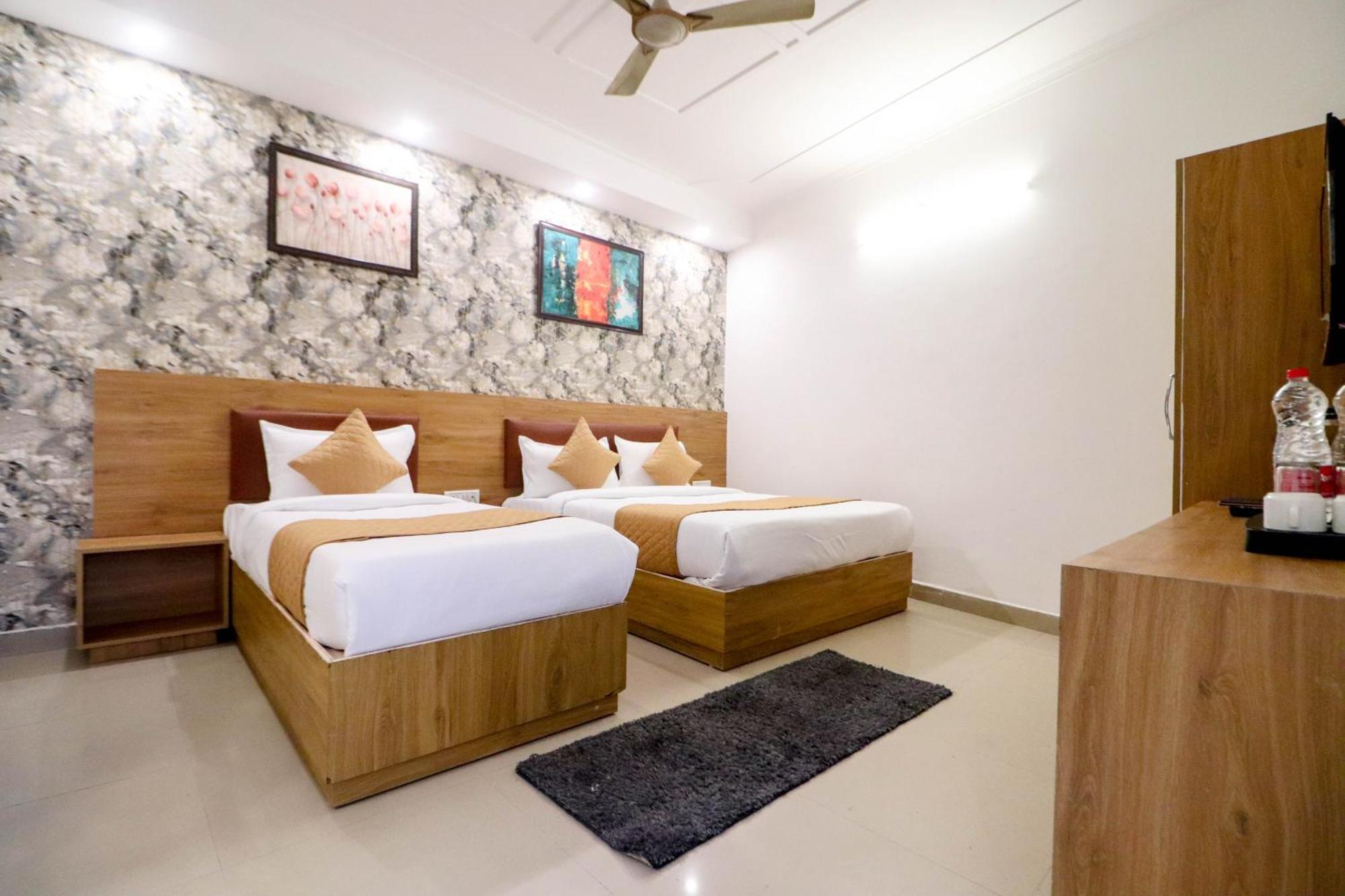 Hotel Stay Villa Delhi Airport Nova Deli Exterior foto